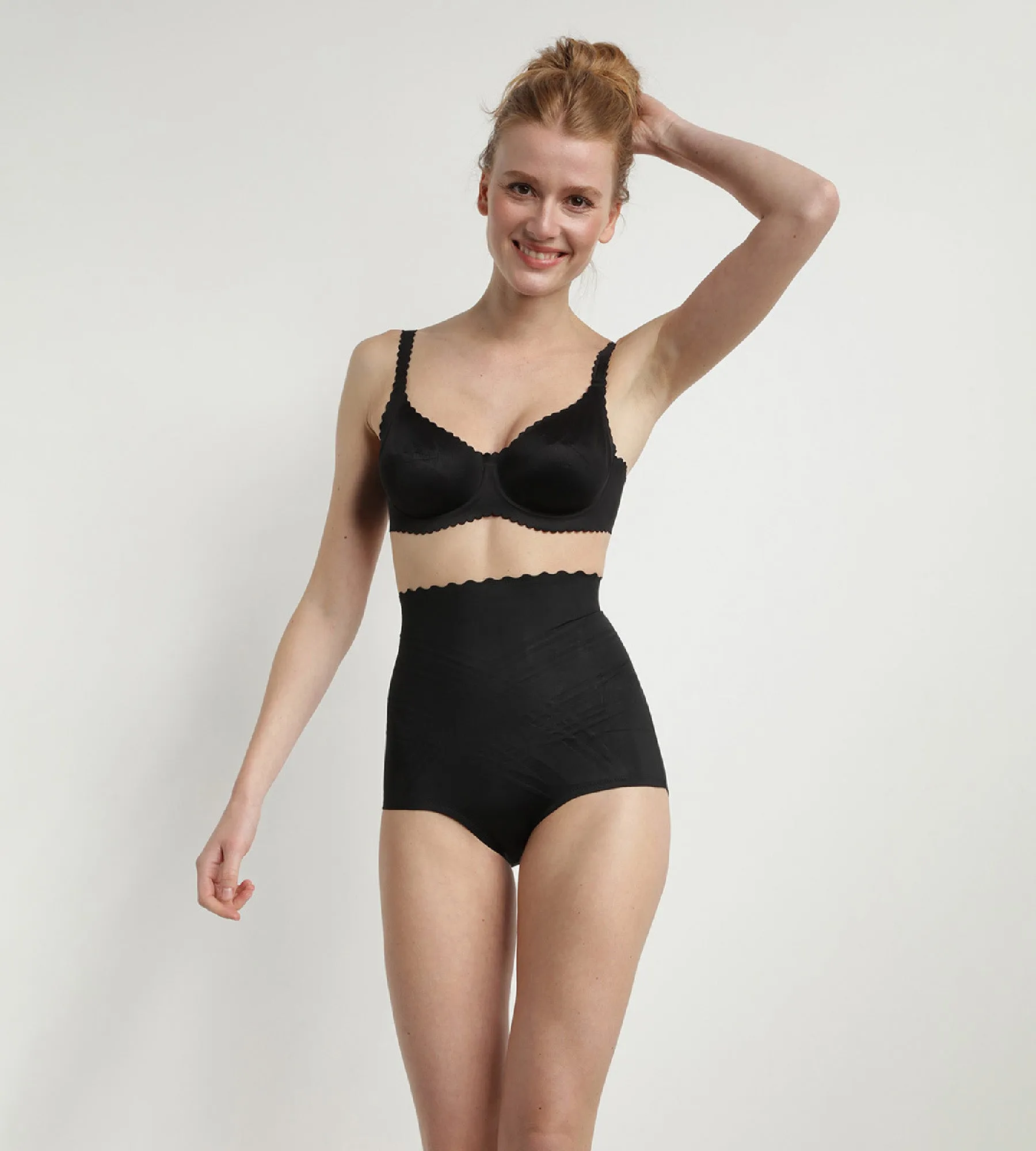 Culotte effet sculptant taille haute 3 en 1 noire Beauty Lift