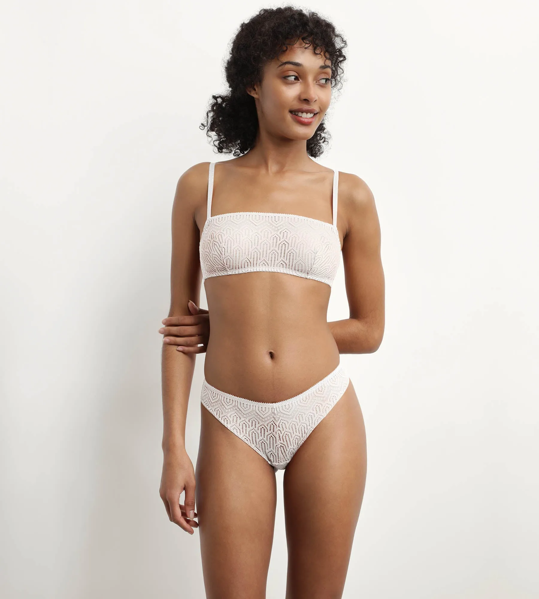 Graphic lace wireless bralette in Nacre Dim Mod