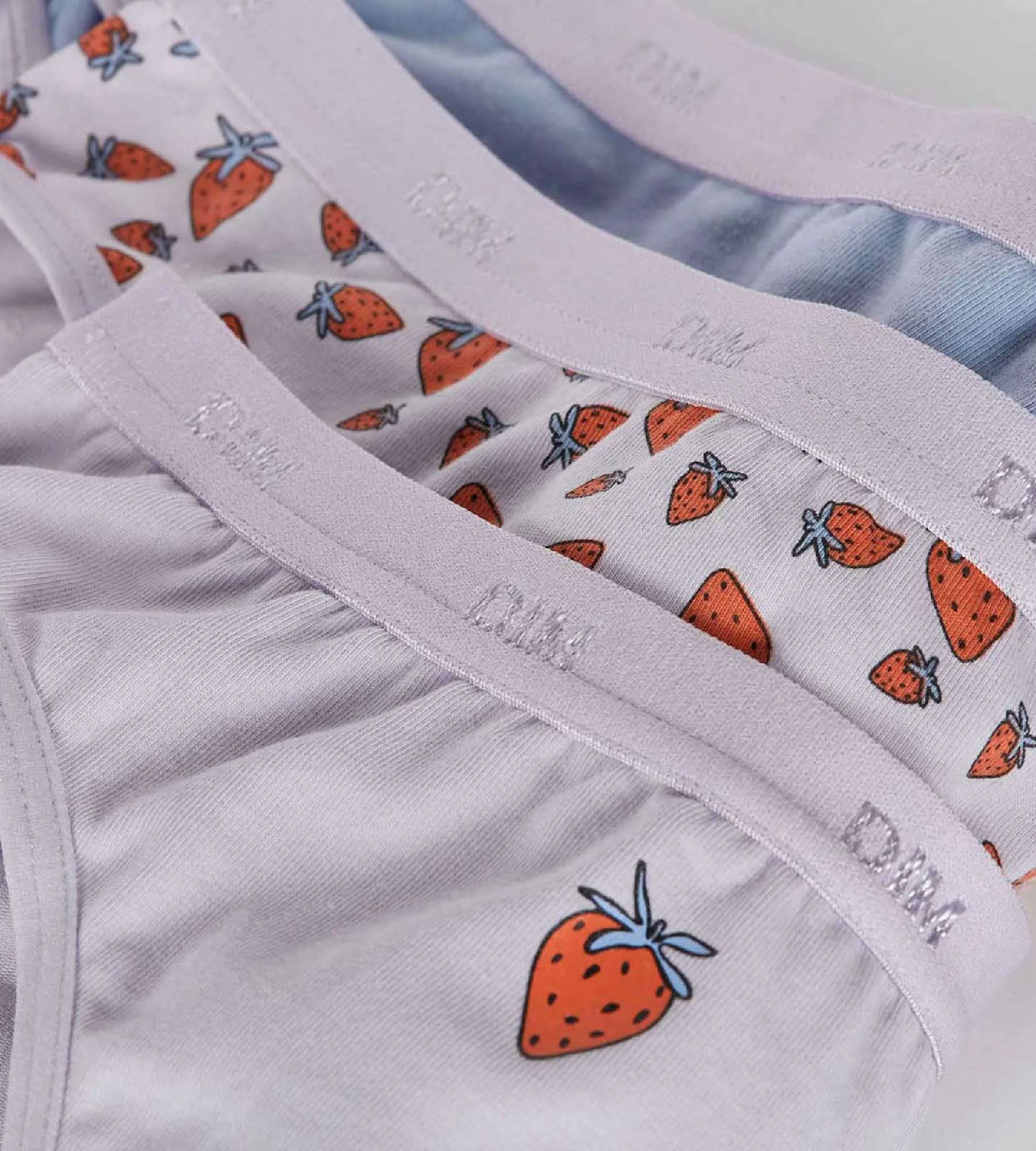 Les Pockets Pack of 3 Lilac girl's knickers in stretch cotton with strawberry pattern