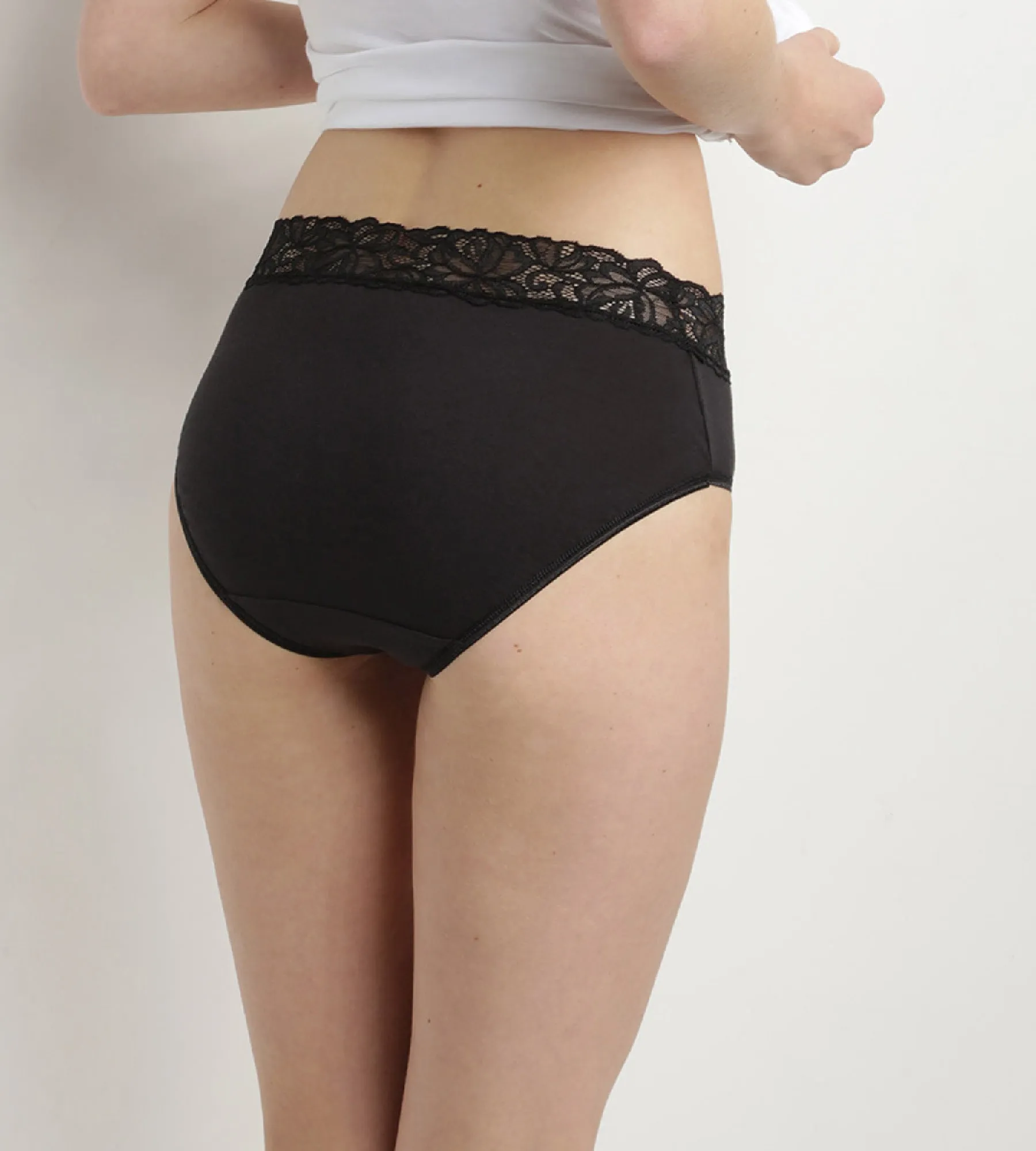 Pack of 2 pairs of Coton Plus Féminine high rise bikini knickers in black