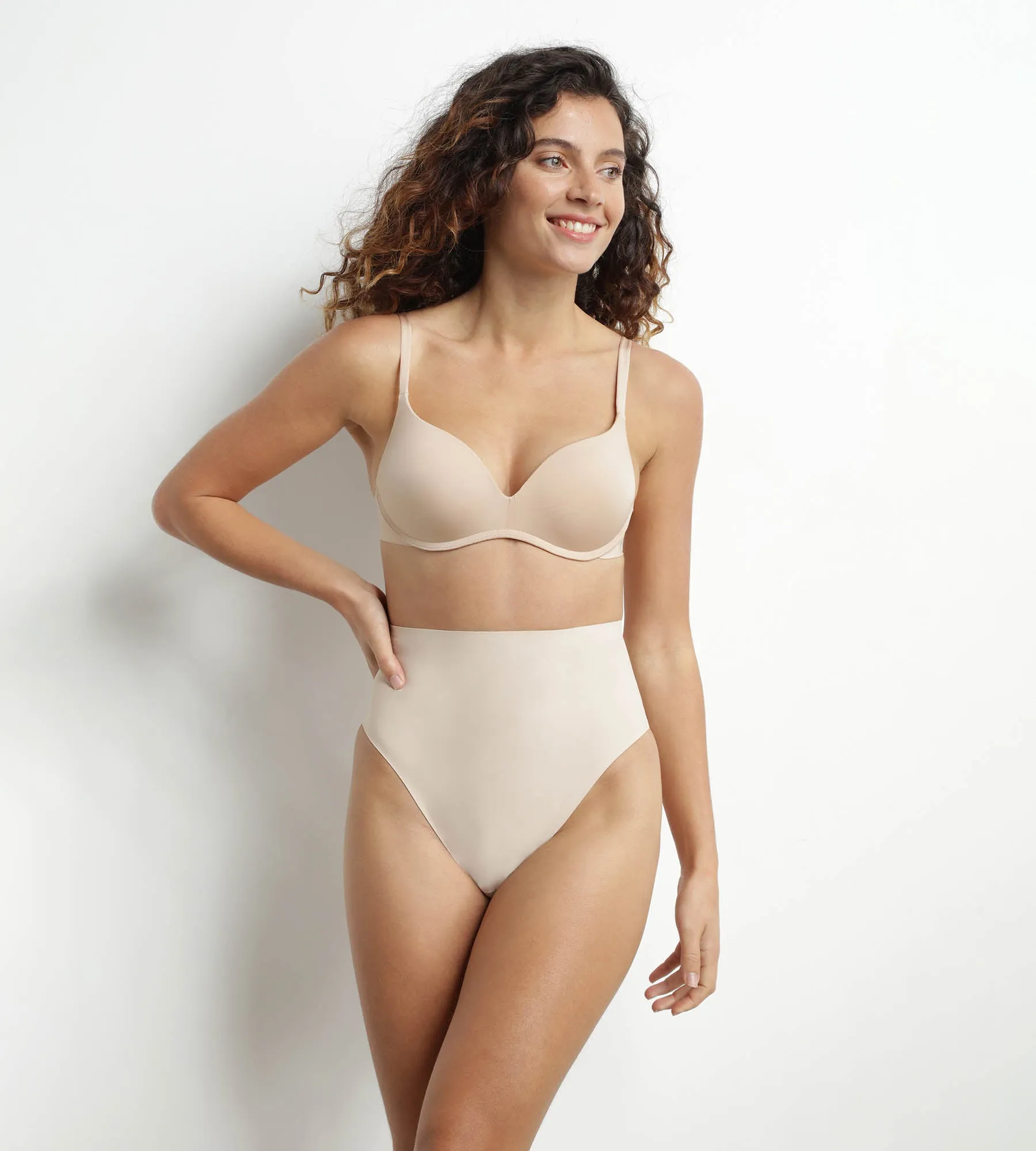 Seamless High-Waist Sculpting Effect String for Women in Nude – Dim Silhouette Invisible