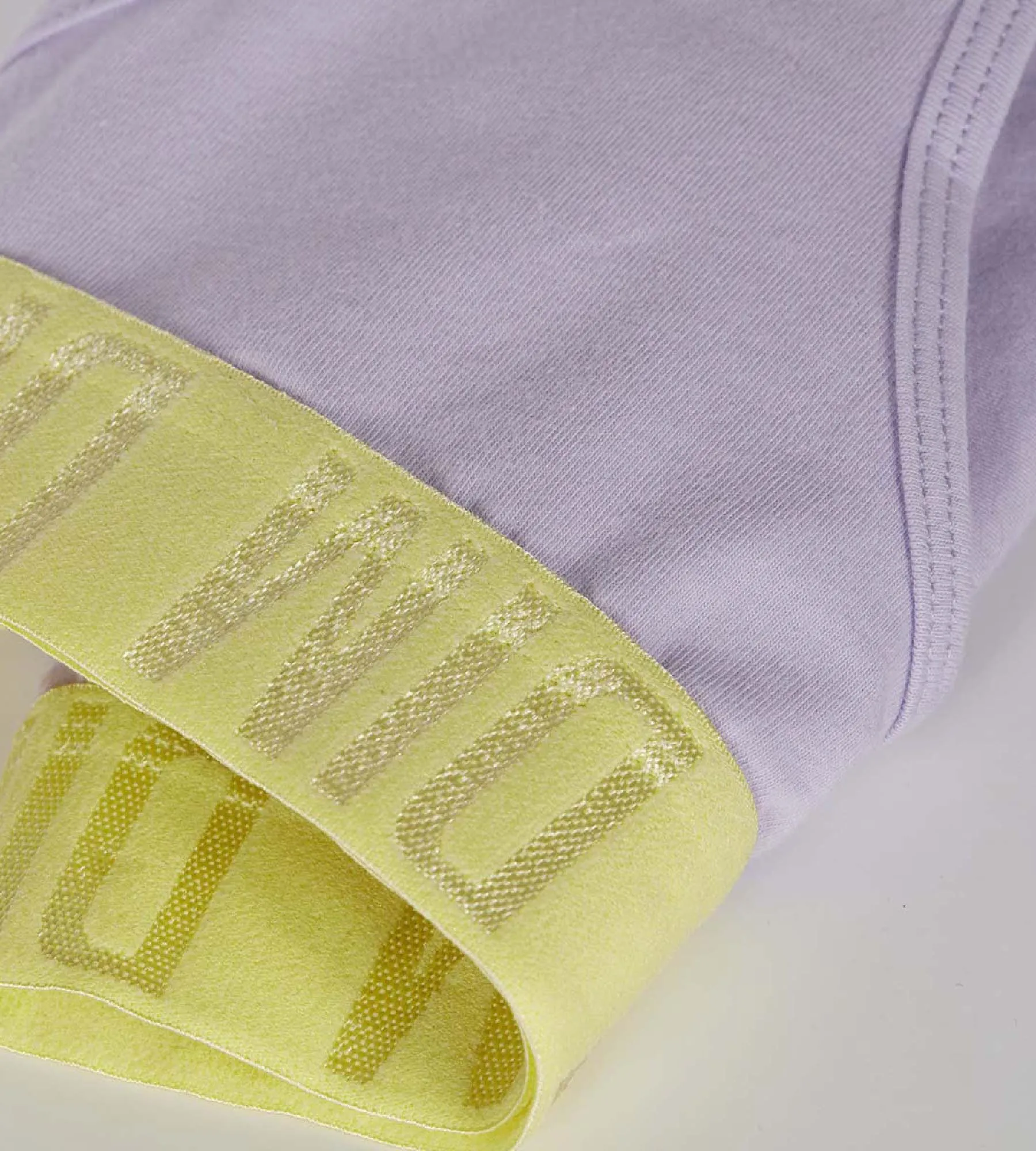 Shorty fille en coton stretch Lila et ceinture Anis Dim Sport
