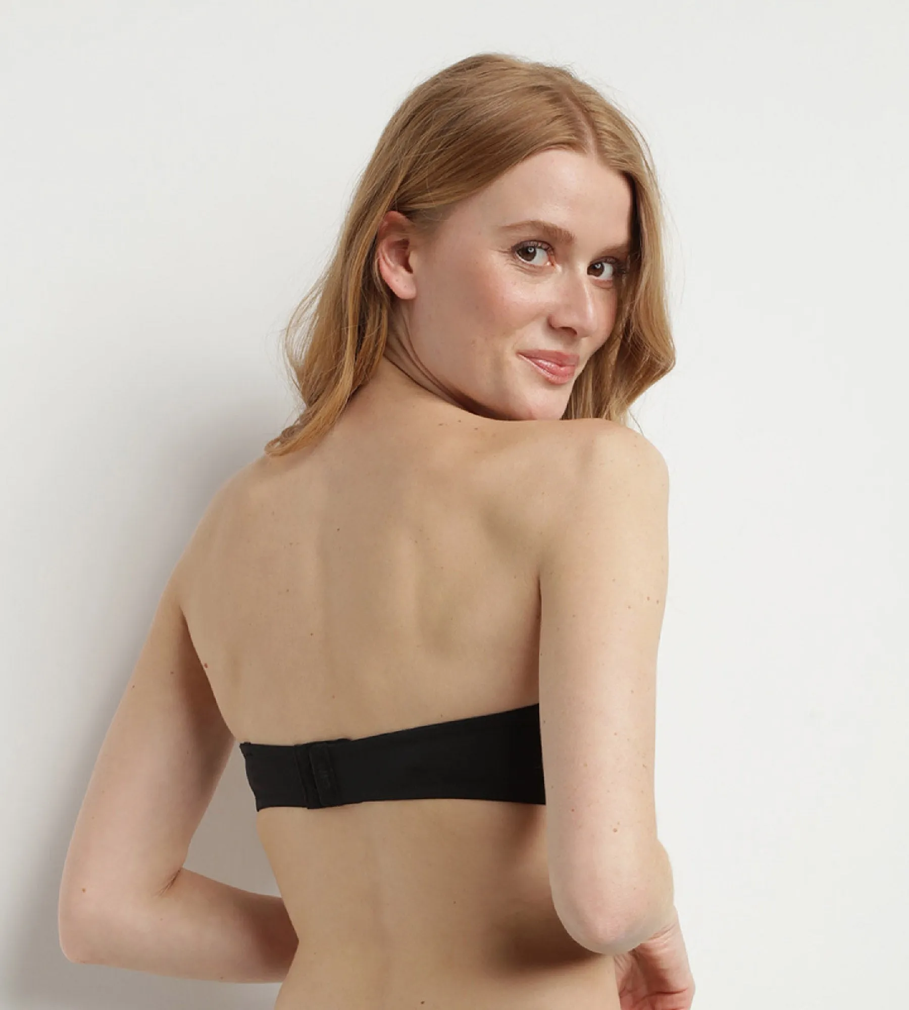 Strapless Non-Wired Black InvisiFree Bra