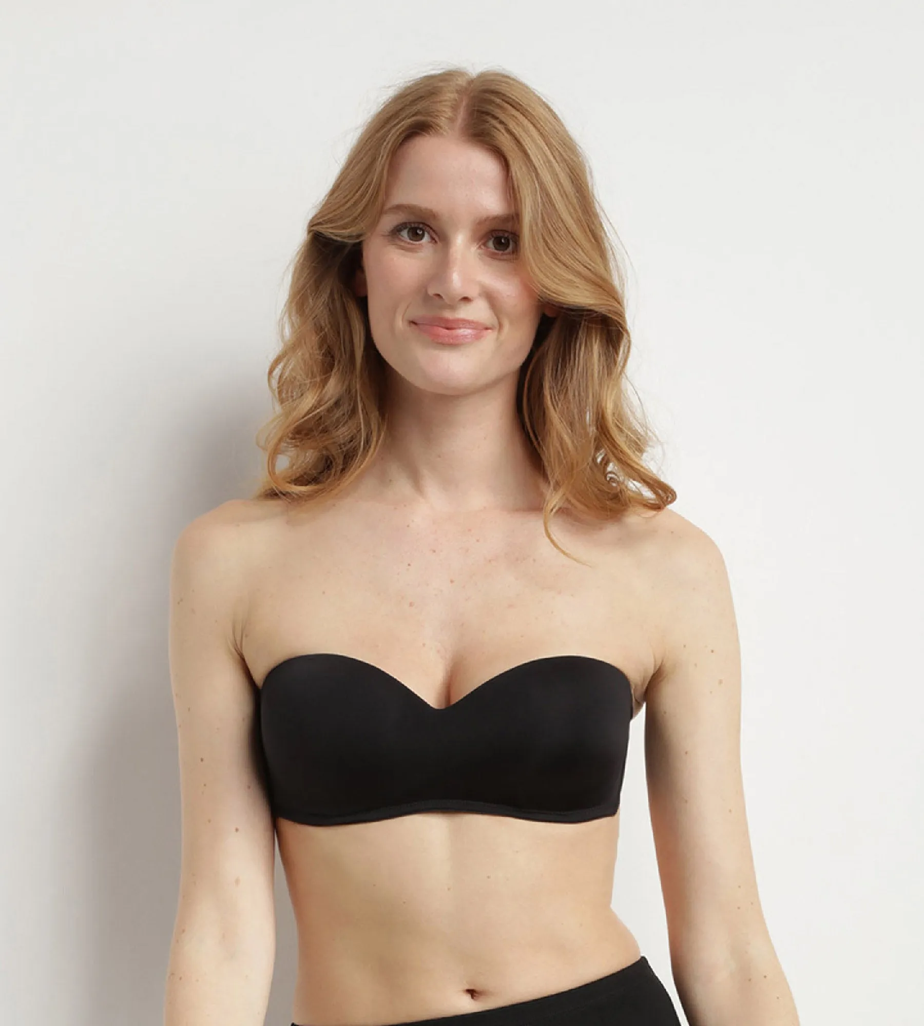 Strapless Non-Wired Black InvisiFree Bra
