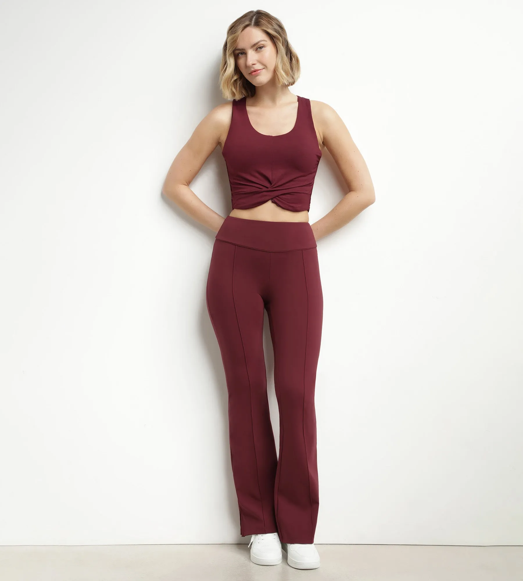 Women's sports tank top burgundy with integrated bra Dim Move